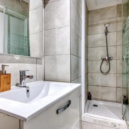 Appartement Jacuzzi L'emeraude Neuf & Cosy Vénissieux